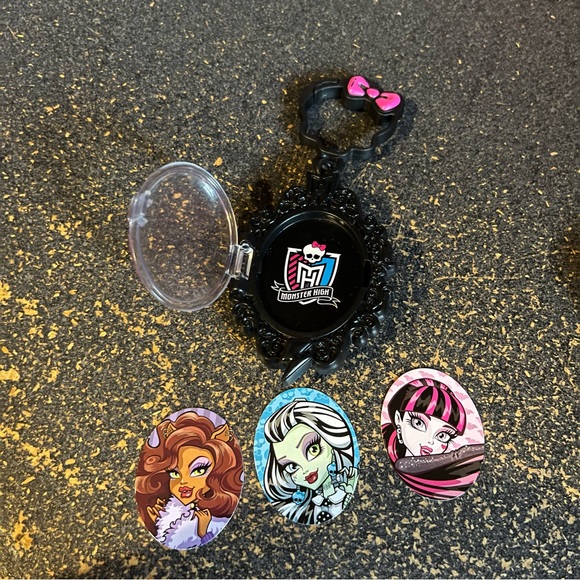 Monster High Bundle - Picture 3 of 6